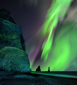Nordlichter über Reynisfjara